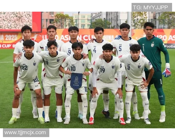 泰国足球迷与日本明星球员的激情碰撞与友谊之旅